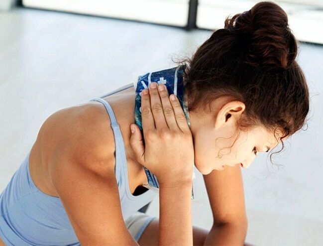 Comprimere sul collo per l'osteocondrosi