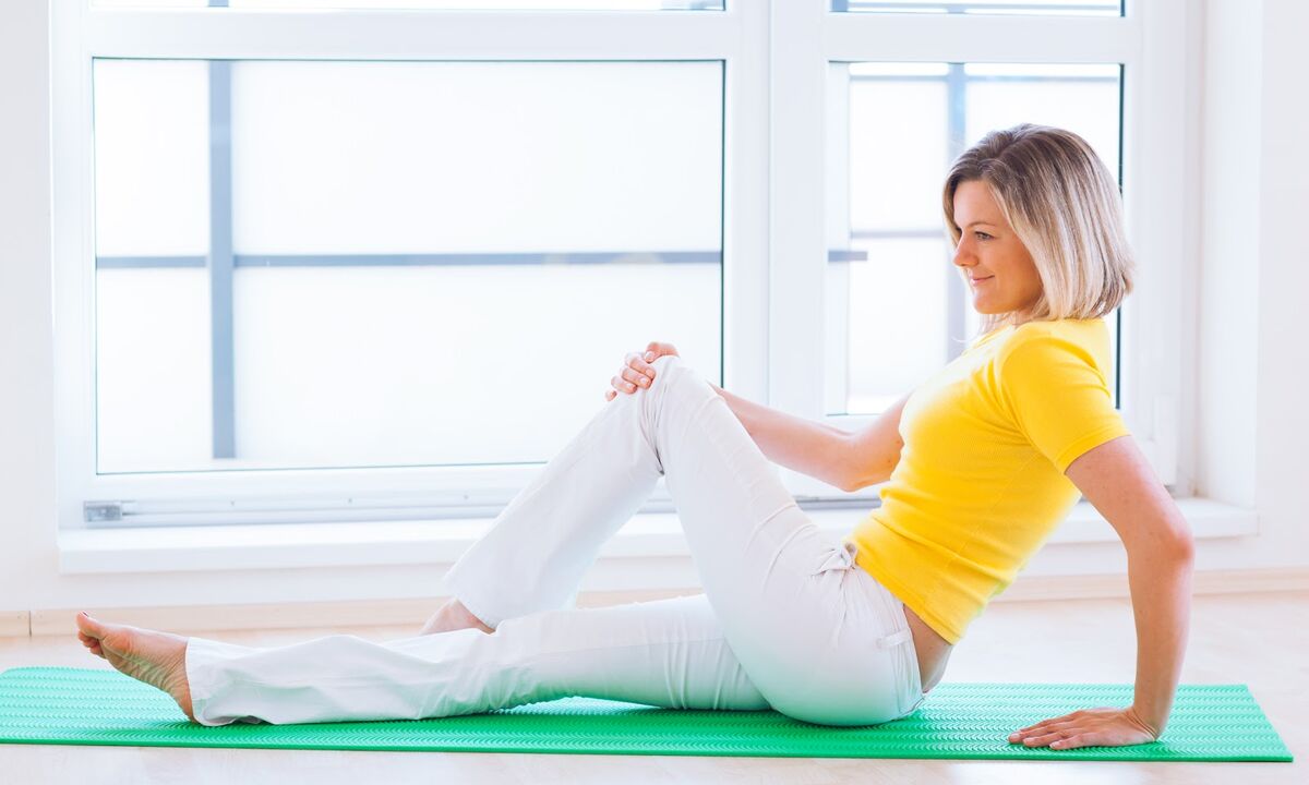 Gli esercizi fisioterapeutici alleviano i sintomi dell'osteocondrosi toracica