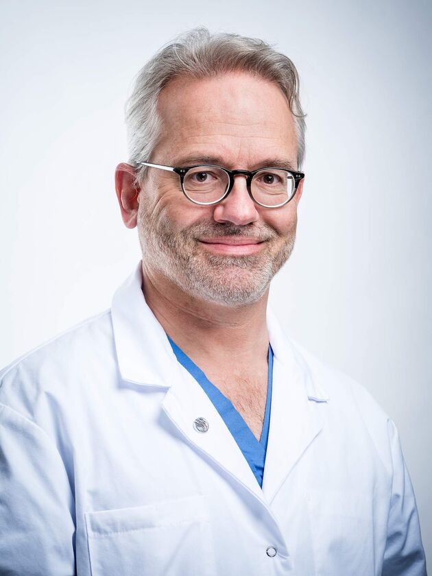 Medico Reumatologo ortopedico Markus Eggleston